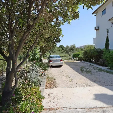 Apartment By The Sea Barbat, Rab - 14247 *