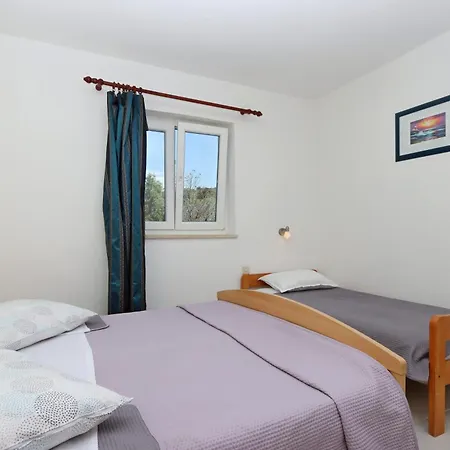 Apartment By The Sea Barbat, Rab - 14247