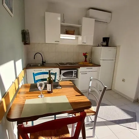 Apartment By The Sea Barbat, Rab - 14247